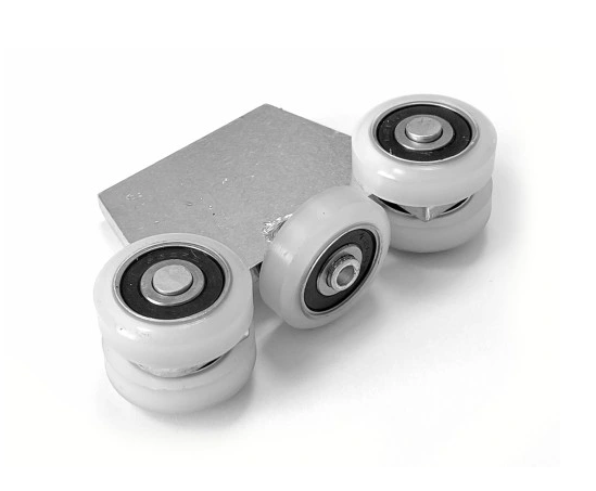 Zestaw do drzwi przesuwnych bramy samonośnej z rolkami profil 30x30 + 2 wózki G-5t-30